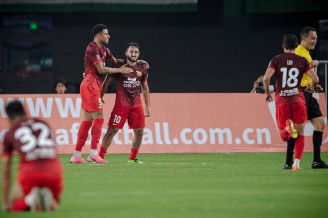 （体育）（1）足球——足协杯：上海海港队晋级八强XxjpseC007171_20240717_PEPFN0A001 (1).jpg