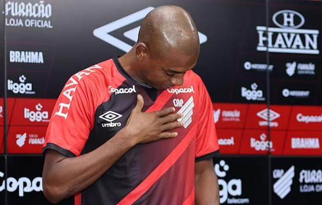 APP下载-37岁费鸟归巢回巴西 曼城告别传奇将迎后腰更新