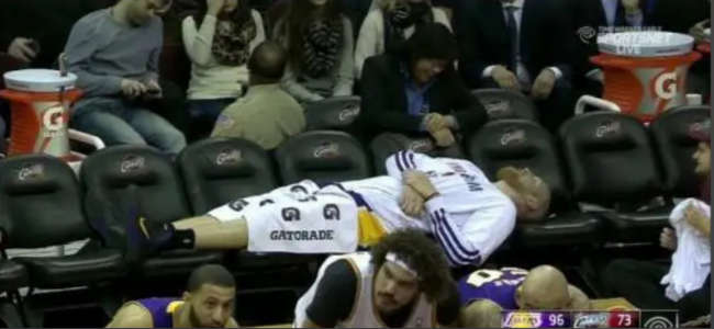 开云网址-太太惨了！勇士紧急签32+12中锋！1天连伤3人！库里被迫带伤临时上阵！